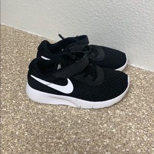 Toddler Black Nike Tennis Shoes size 9c